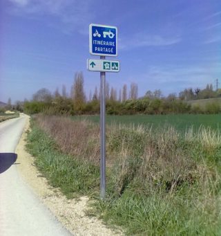 Panneau de partage d’itinéraire le long de la véloroute de la Vallée de la Marne_BD