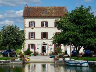 Sur le Canal de Bourgogne @AgnesMillot_MaisonduCanal