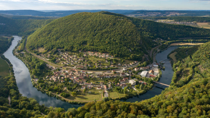 La Voie EuroVelo6 le long du Canal Rhone au Rhin dans le Doubs